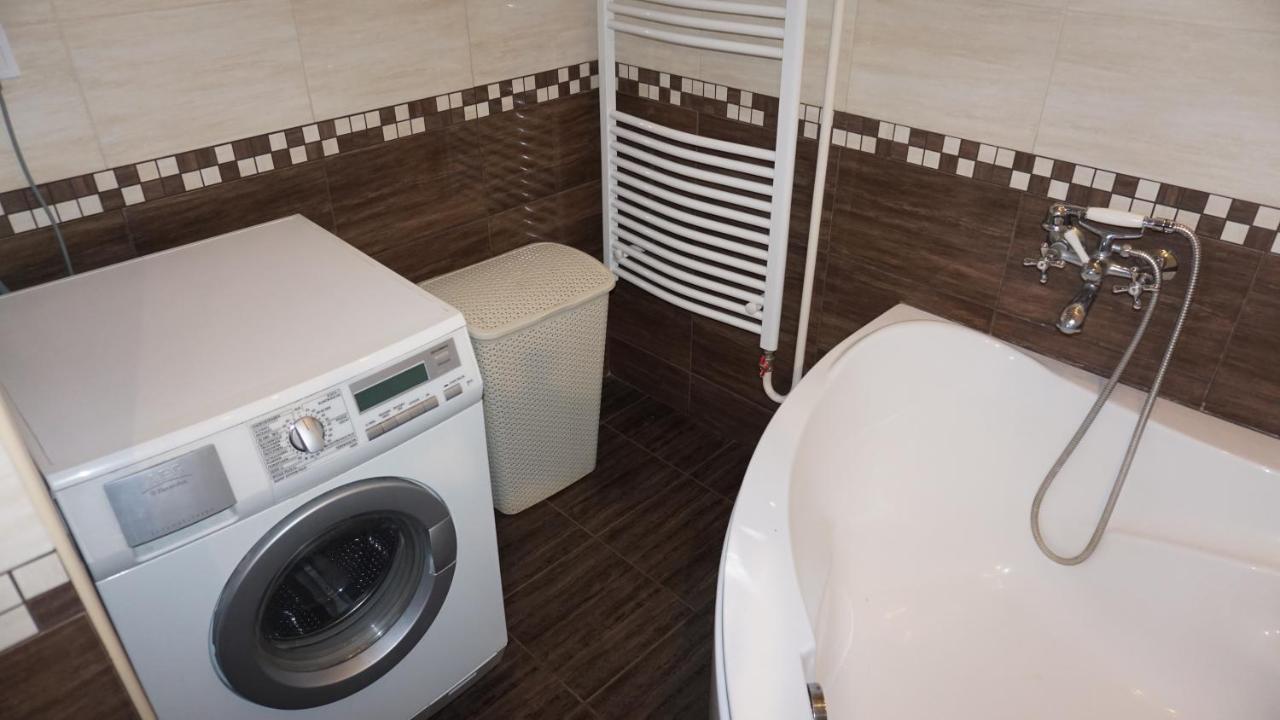 Edes Otthon Apartman ยูลา ภายนอก รูปภาพ