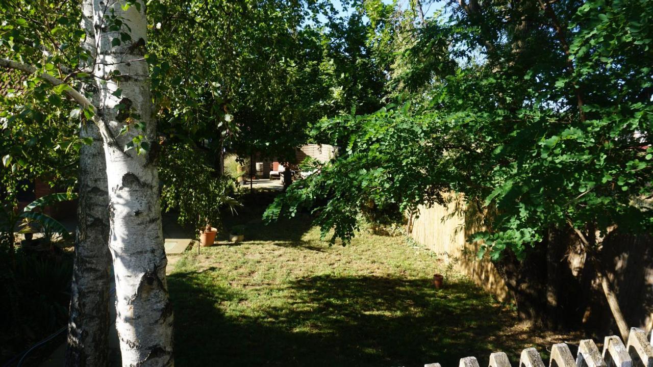 Edes Otthon Apartman ยูลา ภายนอก รูปภาพ